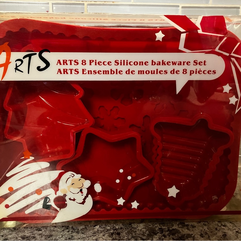 ARTS 8-Piece Red Silicone Bakeware Set